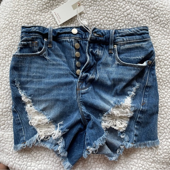 Good American Distressed Bombshell Short 00 - Picture 3 of 4